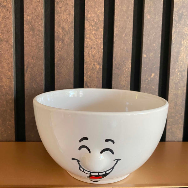Skåle med smilende ansigt ass.