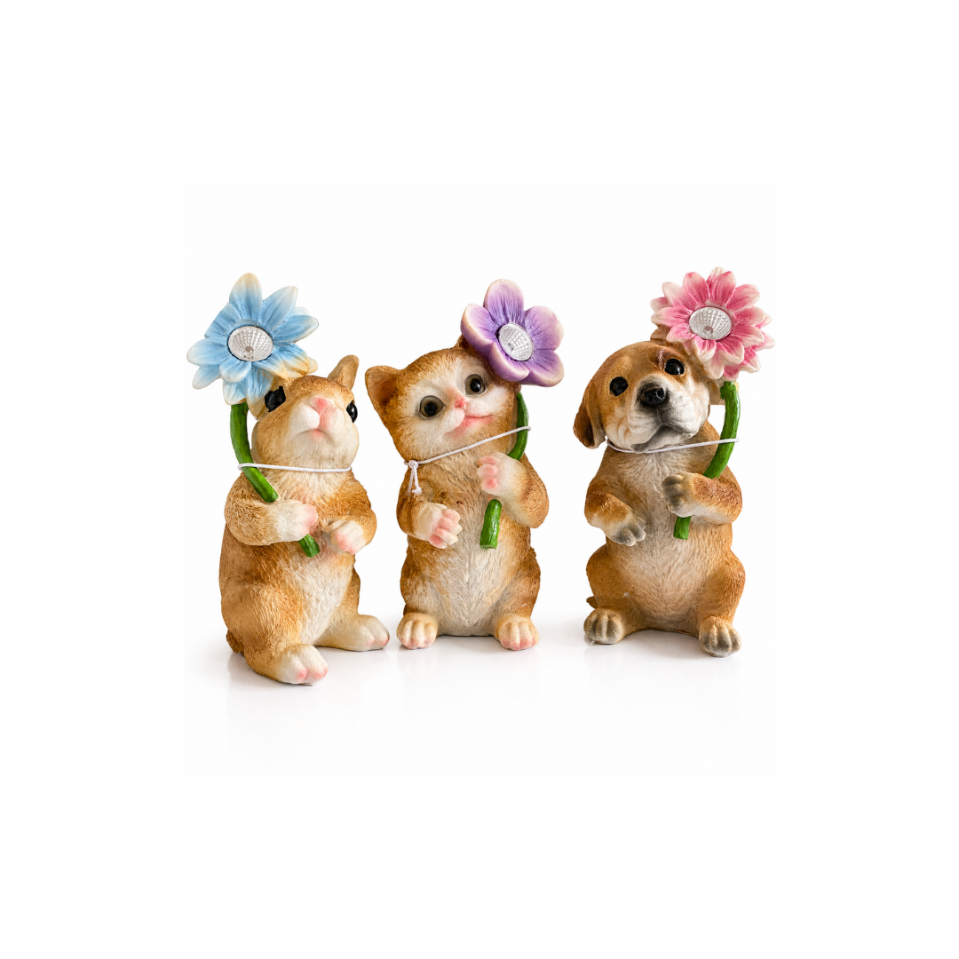 Små havefigur med LED i blomsten