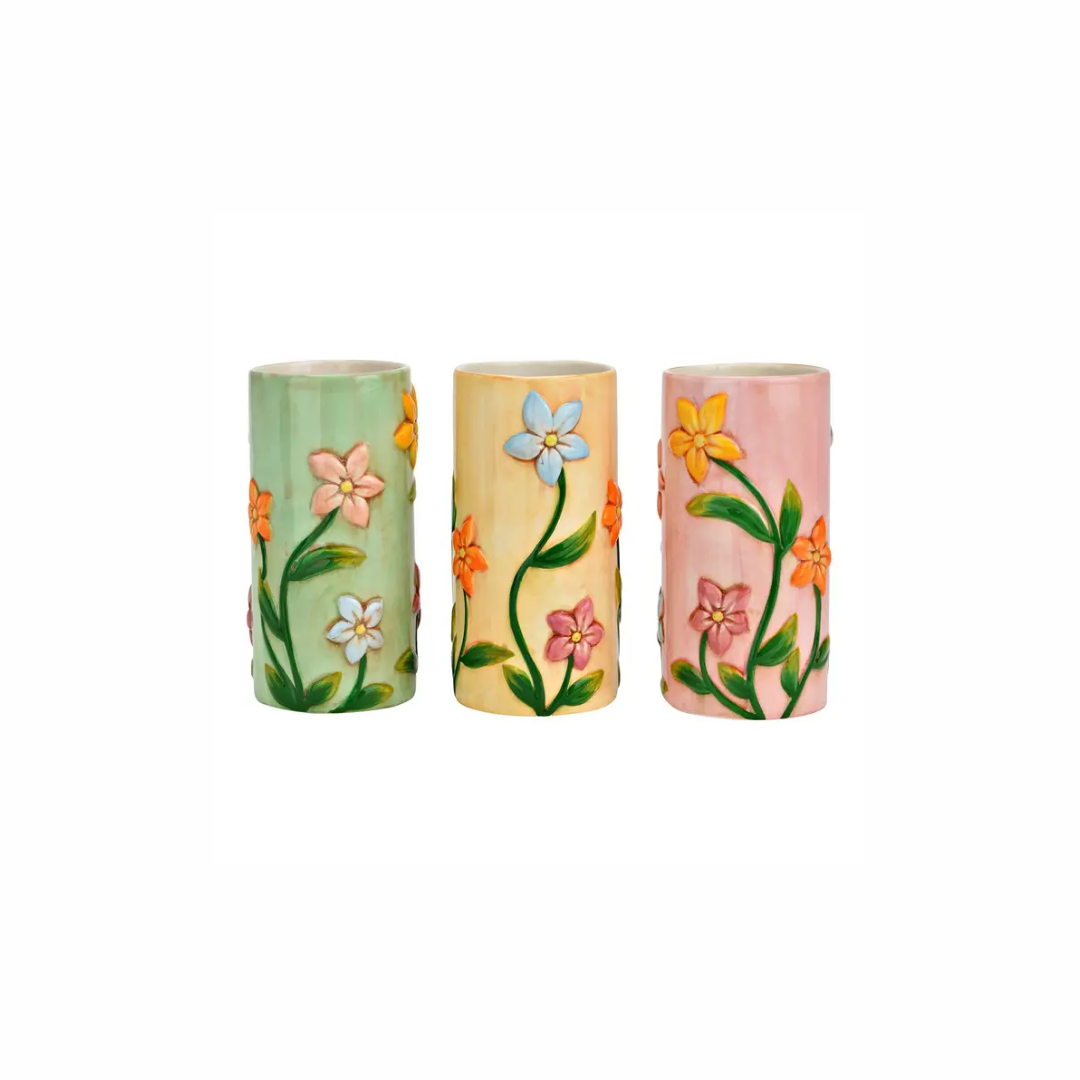 Vase med blomster af keramik