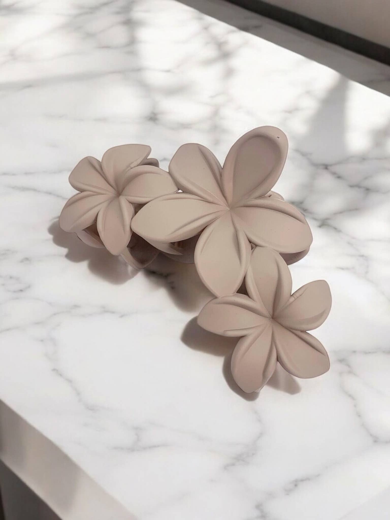 Hårklemme formet som blomst: Brun